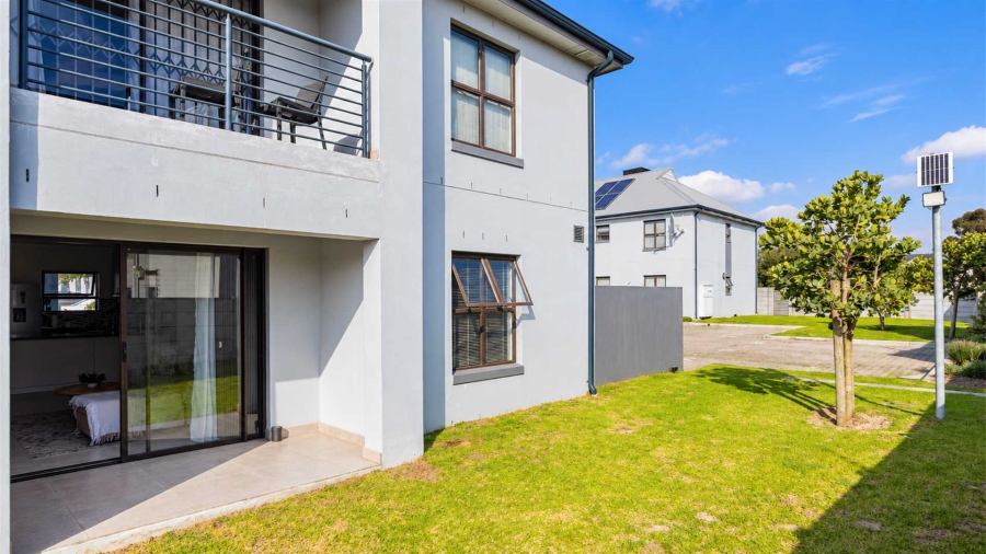 To Let 2 Bedroom Property for Rent in Loucharmante Western Cape